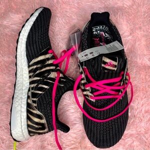 Adidas Women's Black and Pink Running Shoes NEW NEVER WORN